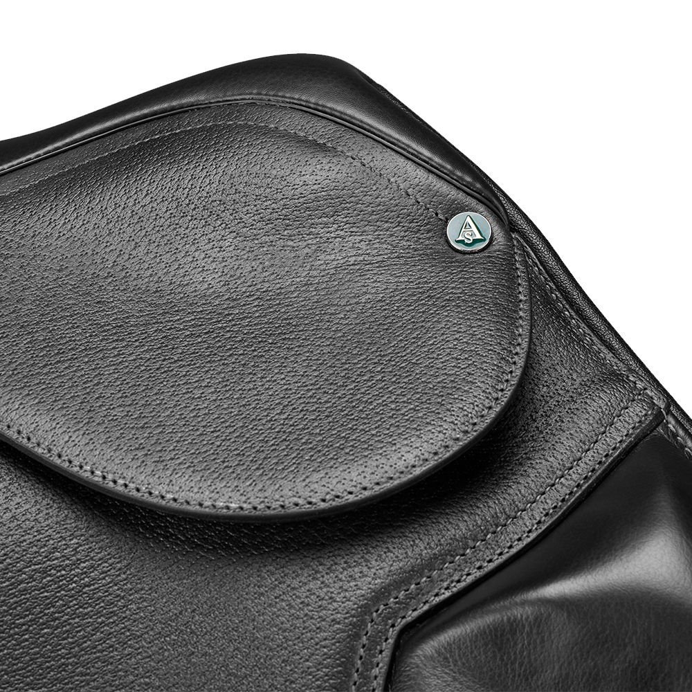 Understanding the Natural Characteristics of Leather Saddles